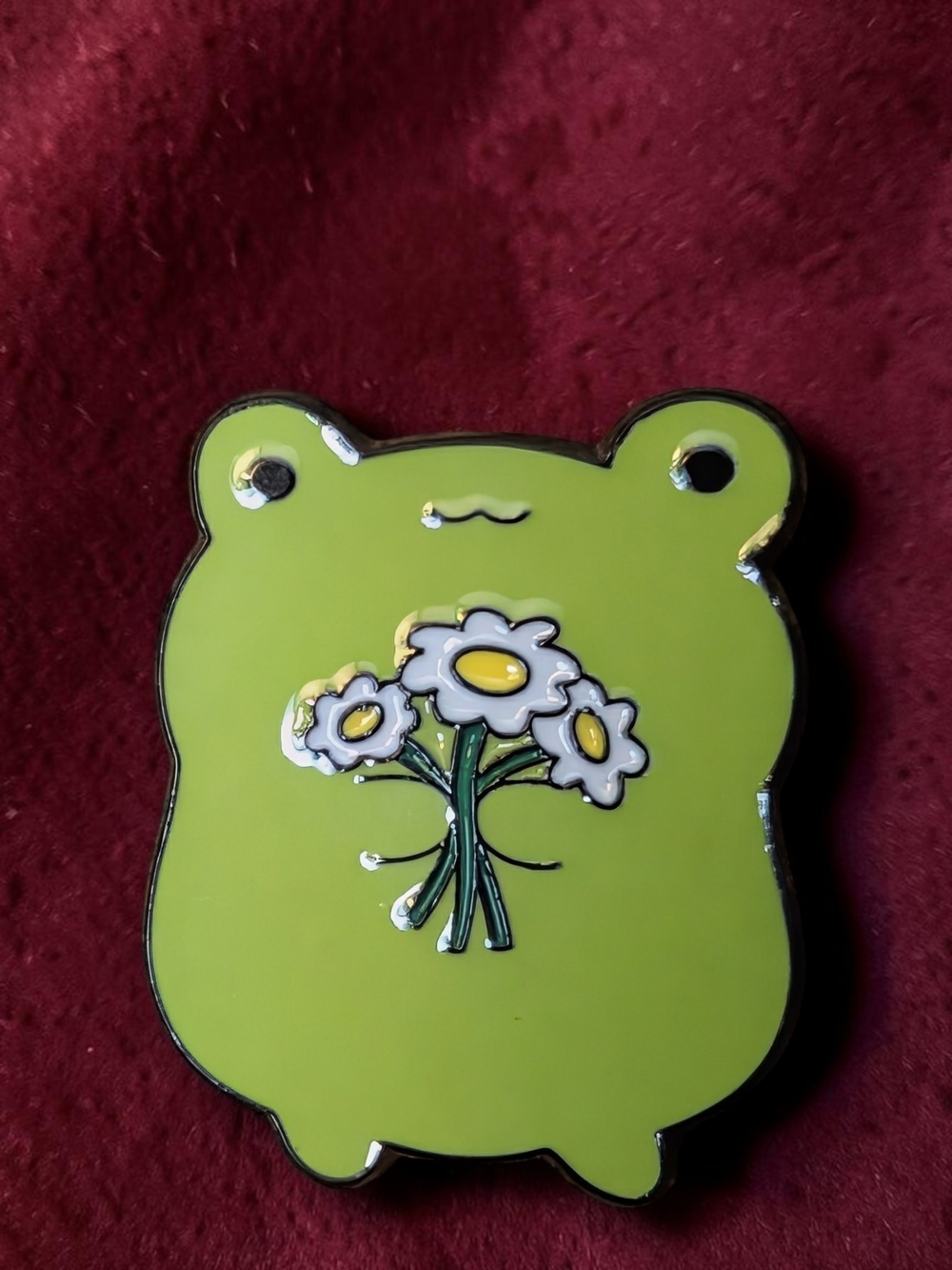Green Frog with White Daisies Enamel Pin